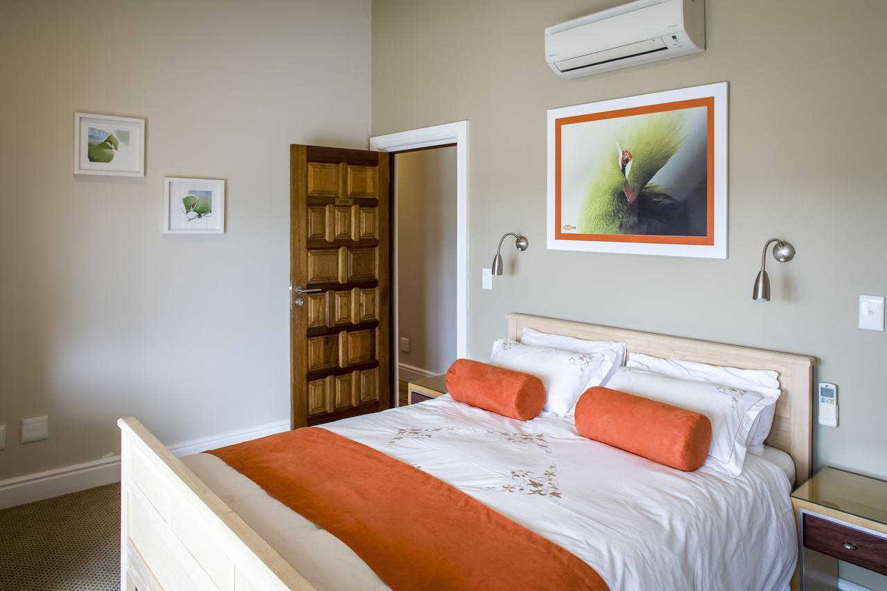 Orange Inn Книсна Екстер'єр фото