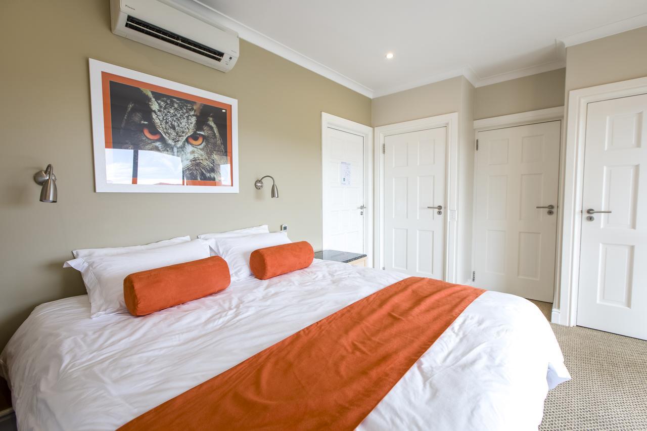 Orange Inn Книсна Екстер'єр фото