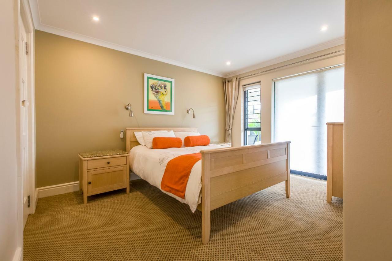 Orange Inn Книсна Номер фото